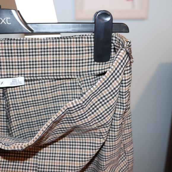 Dex Stretchy Skinny Brown Plaid Pant - Size L - Picture 5 of 6